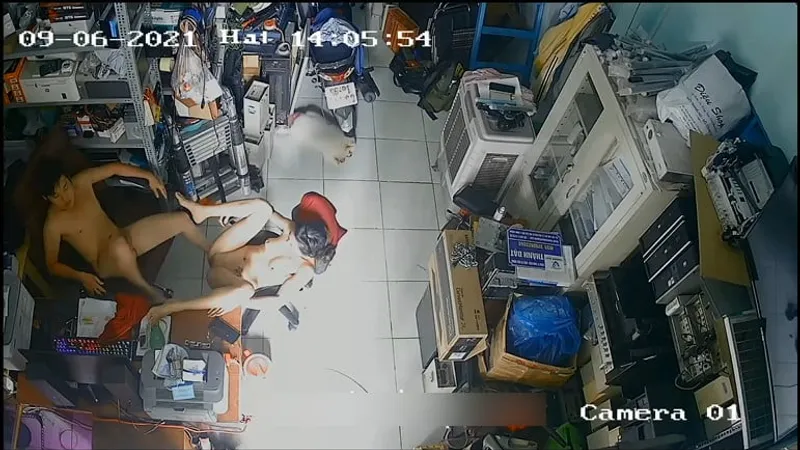 Vợ chồng nện nhau trong của chuối máy tính